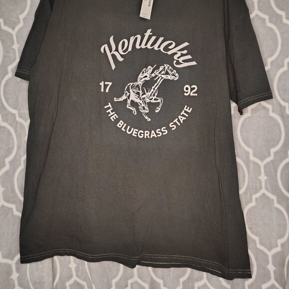 NWT Maurices Women's Plus Size Relaxed Fit Graphic Tee KENTUCKY Size 2X - Picture 2 of 7